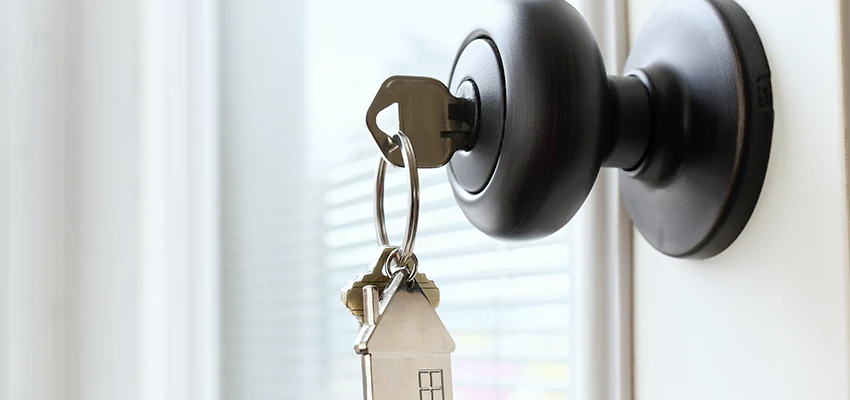 Bifold Door Knob Replacement in Commerce, California