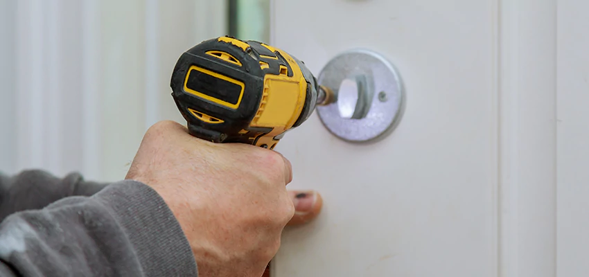 Street Locksmith For Smart Lock Repair in Commerce, CA