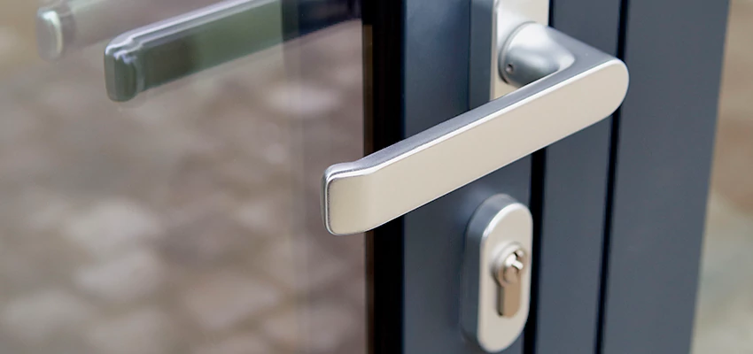 Broken Door Lock Cylinder Repair in Commerce, California