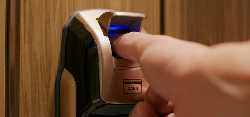 Locksmith Company For Window Lock Installation in Commerce, California