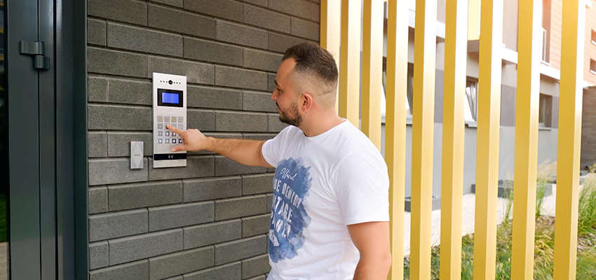 Locksmith Company For Smart Lock System Installation in Commerce, California